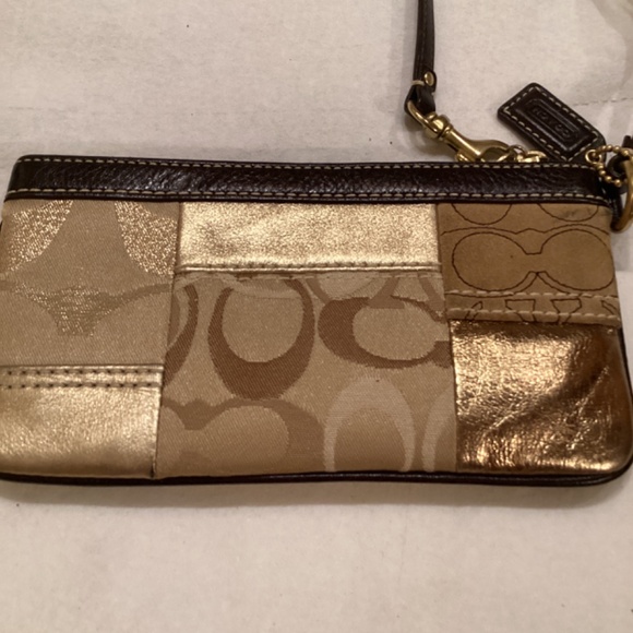 Vintage Coach Wristlet Gold Pattern - Picture 5 of 7